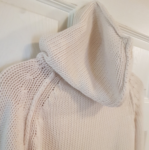 🧥 Maryk & Co. Knit Hoodie - Picture 8 of 11